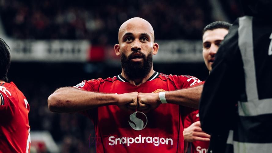 姆伯莫破门多尔古建功 曼联2-0完胜曼城